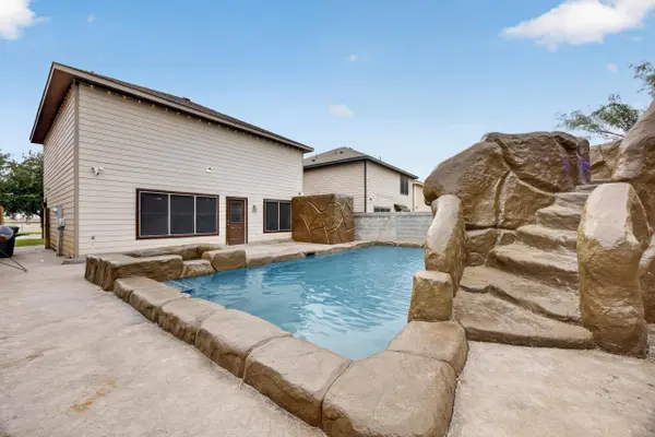 3629 Jose C Santos Dr, Laredo, TX 78041