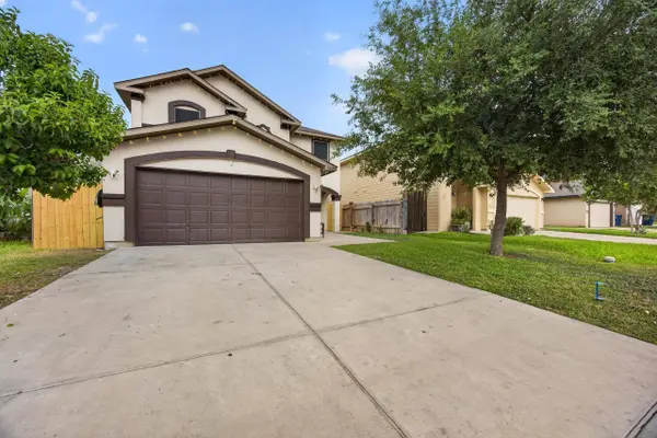 3629 Jose C Santos Dr, Laredo, TX 78041