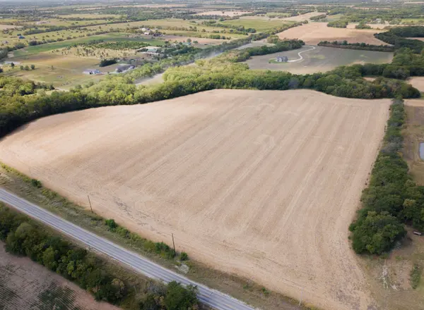 00000 SW 10th St, Benton, KS 67017