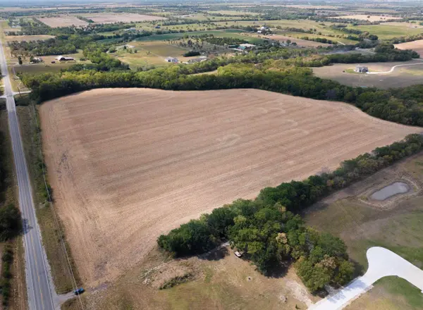 00000 SW 10th St, Benton, KS 67017