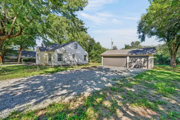 3426 E Navajo Ln, Wichita, KS 67216