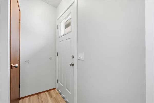 73 Garton AVE, Winnipeg, MB R2R 1X1