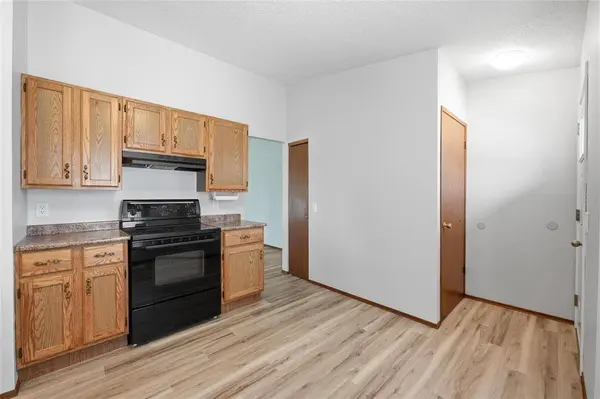 73 Garton AVE, Winnipeg, MB R2R 1X1