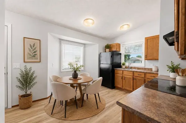 73 Garton AVE, Winnipeg, MB R2R 1X1