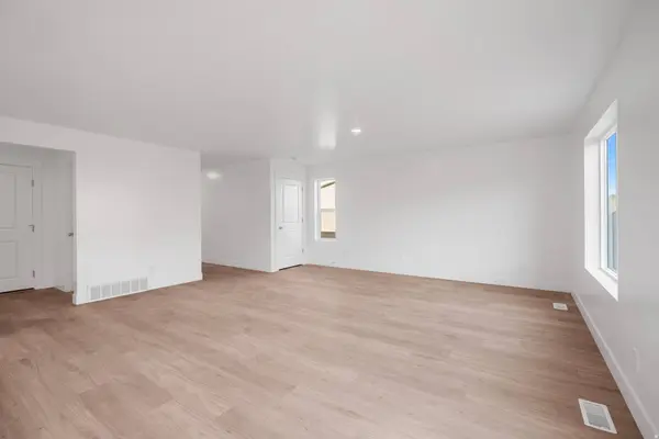 1661 S WINDSONG DR #SR 373, Santaquin, UT 84655