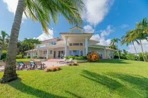 901 SE Riverside DR, Stuart, FL 34994