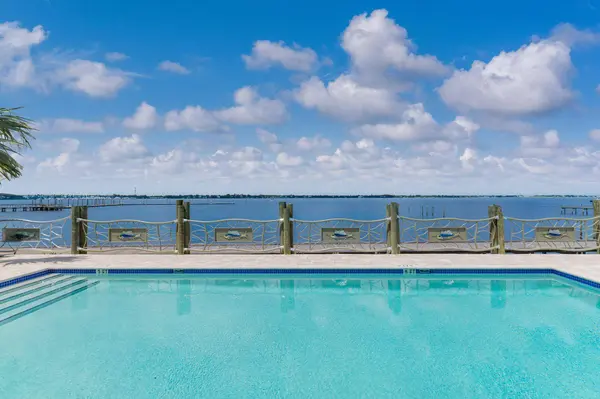 41 SW Seminole ST #305, Stuart, FL 34994