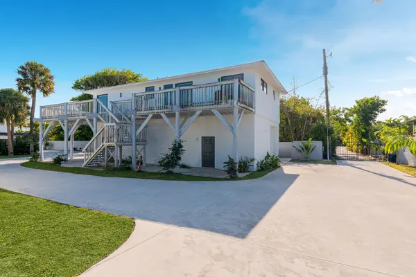 1712 NE Seahorse PL, Jensen Beach, FL 34957