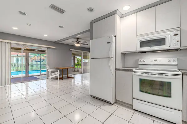 925 SE OSCEOLA ST, Stuart, FL 34994