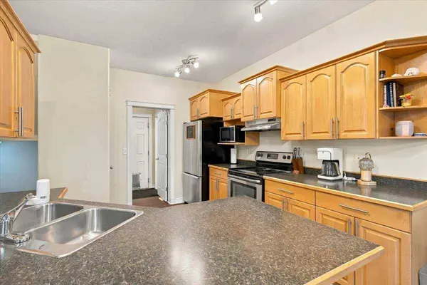 11309 81 AVE, Grande Prairie, AB T8W0A4