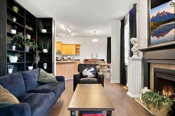 11309 81 AVE, Grande Prairie, AB T8W0A4