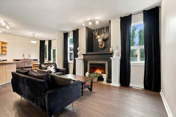 11309 81 AVE, Grande Prairie, AB T8W0A4