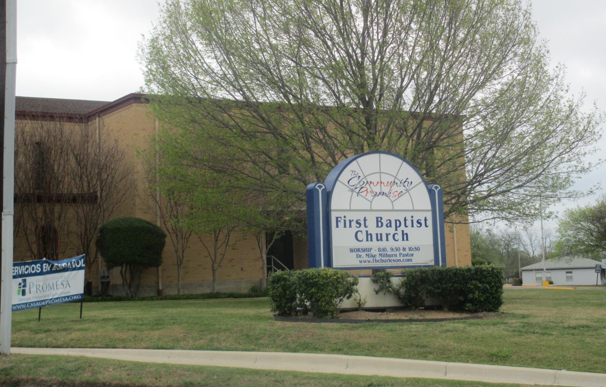 First_Baptist_Church,_Burleson,_TX_IMG_7090