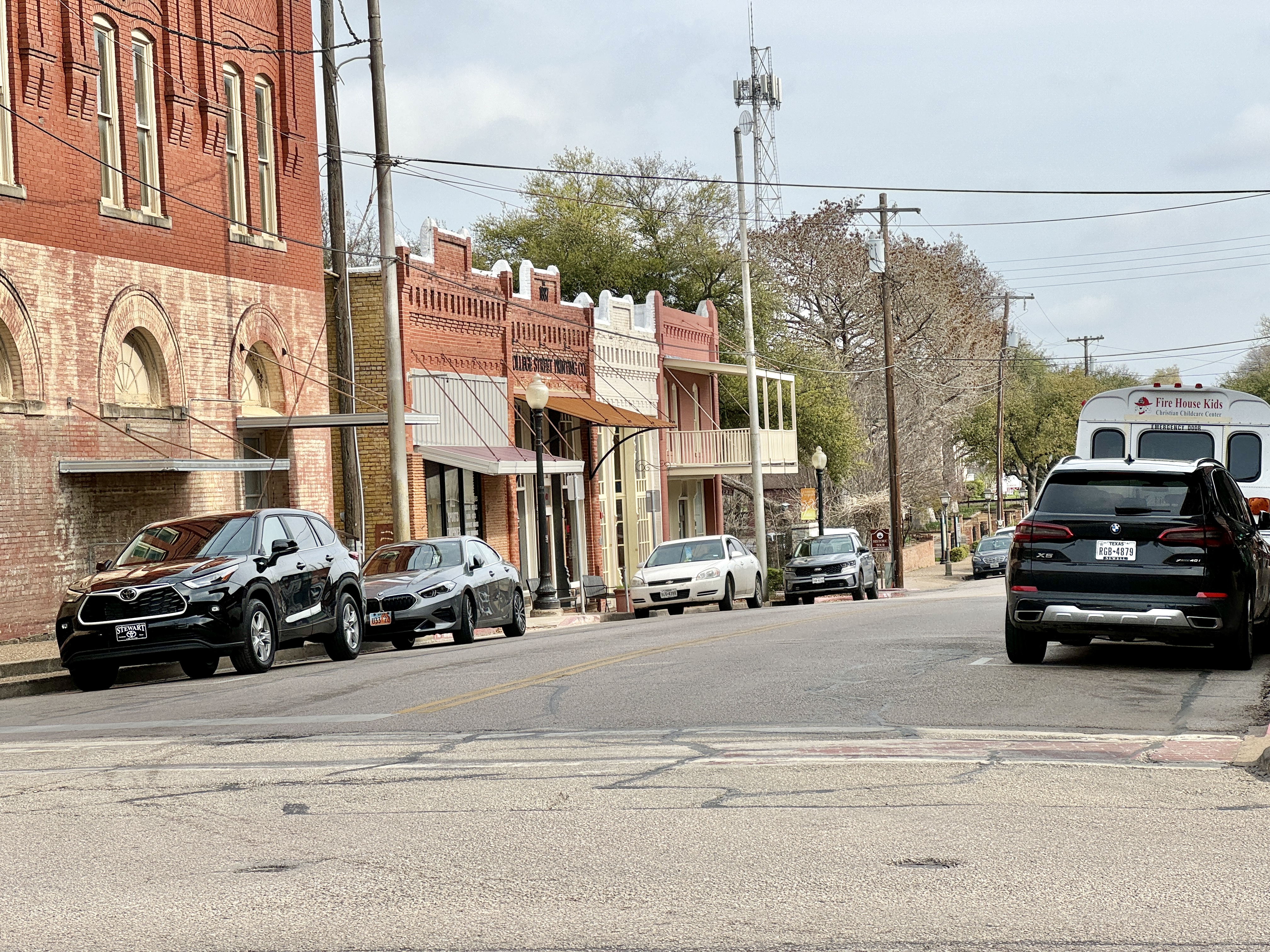 College_Street,_Waxahachie,_TX
