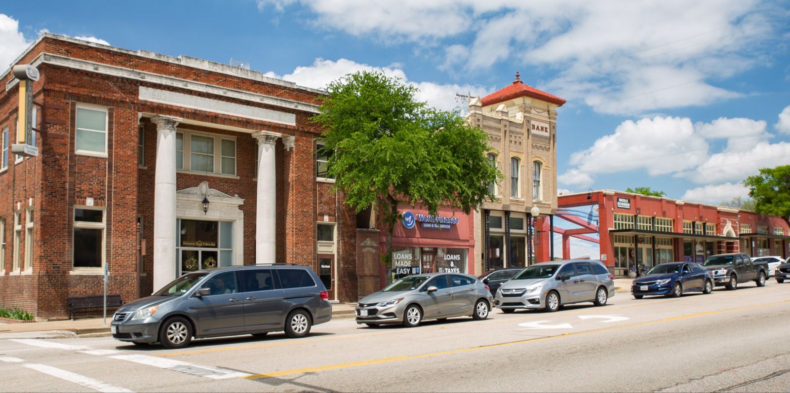 Downtown_Ennis_Texas_Wiki_(1_of_1)