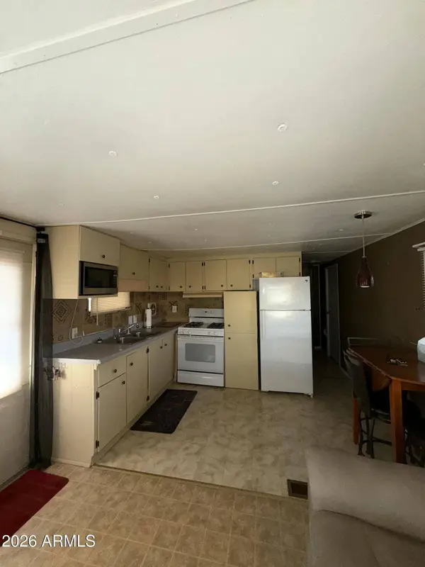 1050 E BROADWAY Avenue #28, Apache Junction, AZ 85119