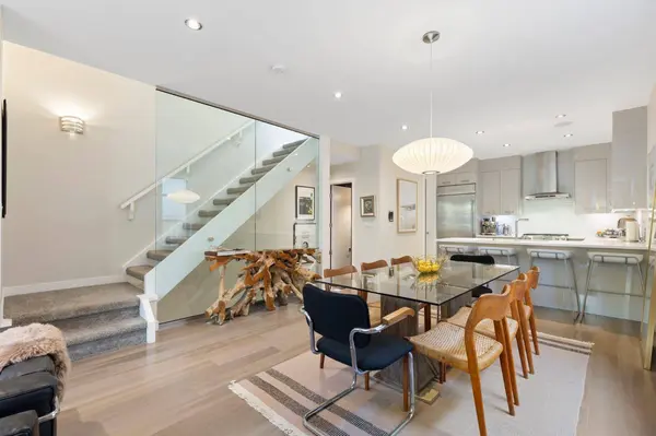 3524 14a ST SW #1, Calgary, AB T2T 3X9