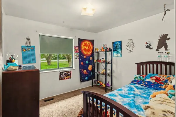 10066 Carpenter RD, Flushing Charter Township, MI 48433