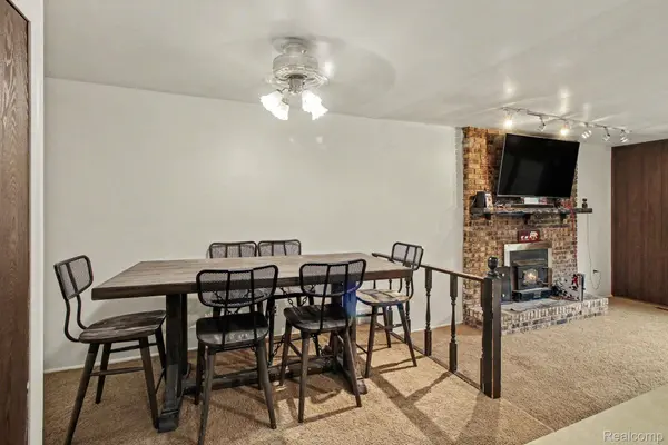10066 Carpenter RD, Flushing Charter Township, MI 48433