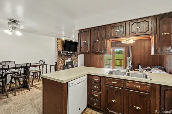 10066 Carpenter RD, Flushing Charter Township, MI 48433
