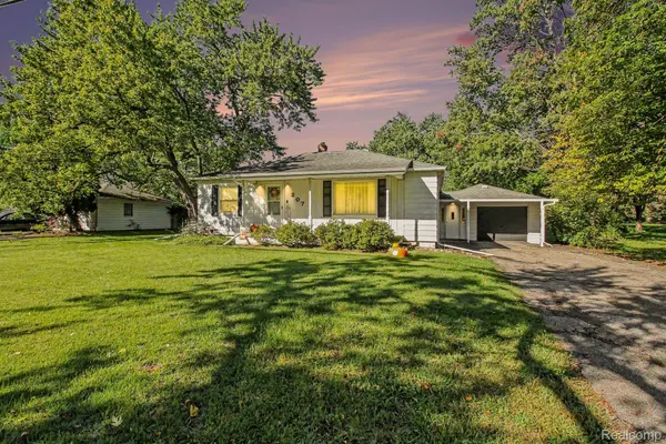 207 N Elms RD