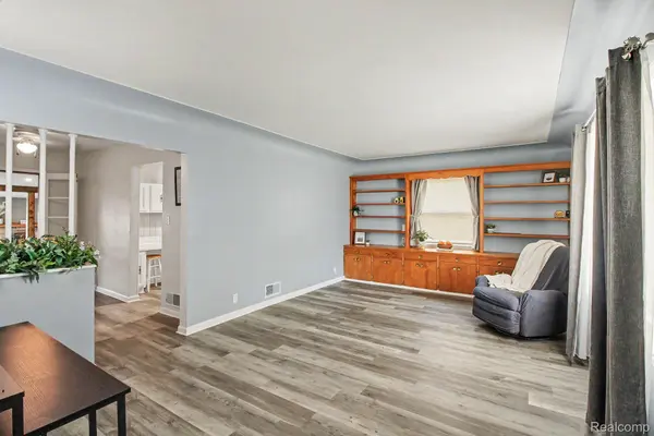 207 N Elms RD, Flushing, MI 48433