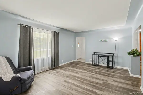 207 N Elms RD, Flushing, MI 48433