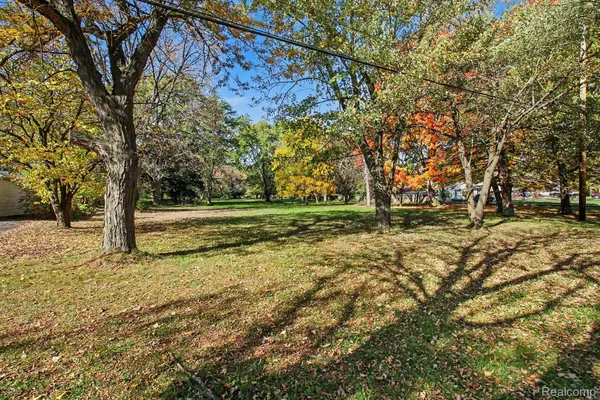 213 N Elms RD, Flushing, MI 48433