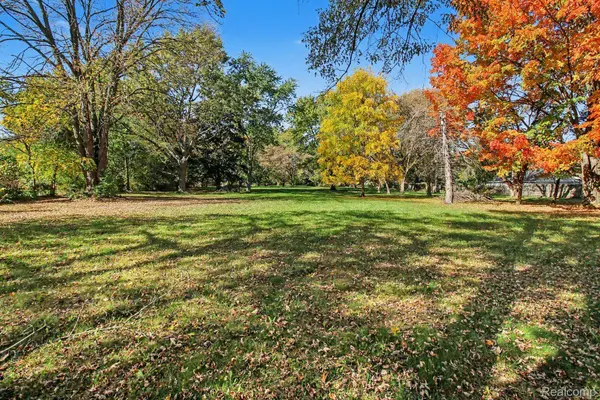 213 N Elms RD, Flushing, MI 48433
