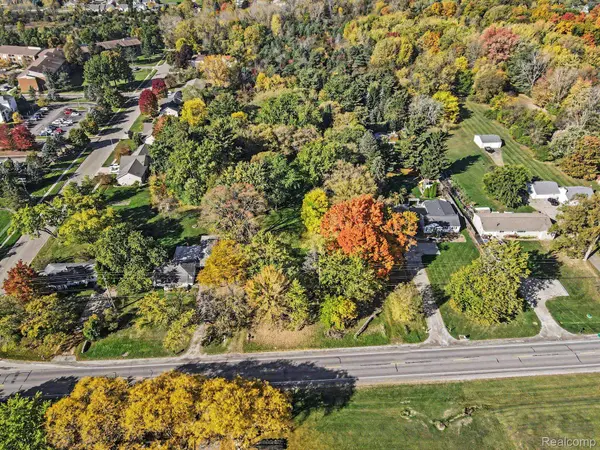 213 N Elms RD, Flushing, MI 48433