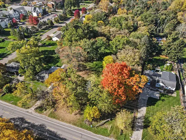 213 N Elms RD, Flushing, MI 48433