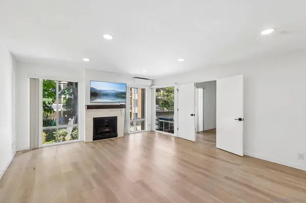 4600 Lamont St #204, San Diego, CA 92109
