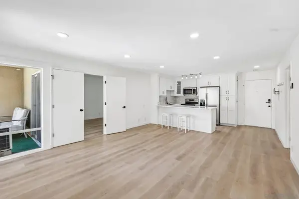 4600 Lamont St #204, San Diego, CA 92109