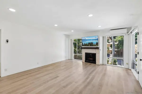 4600 Lamont St #204, San Diego, CA 92109
