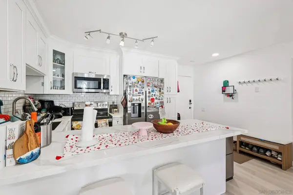 4600 Lamont St #204, San Diego, CA 92109