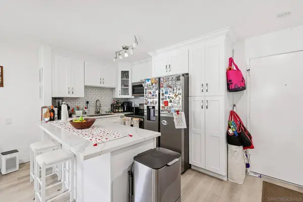 4600 Lamont St #204, San Diego, CA 92109