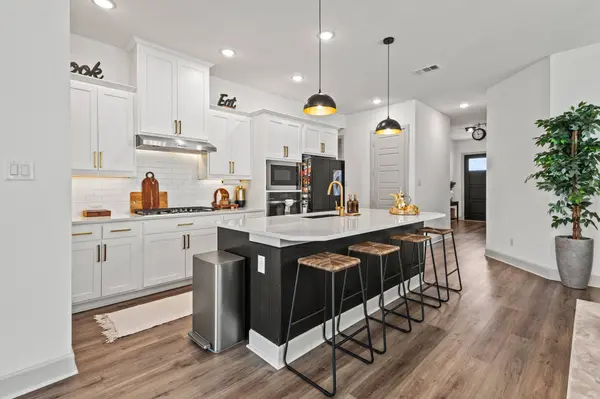 4017 Crepe Myrtle ST, Aubrey, TX 76227