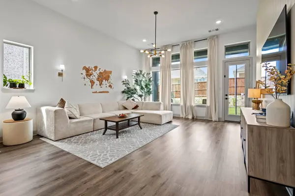 4017 Crepe Myrtle ST, Aubrey, TX 76227