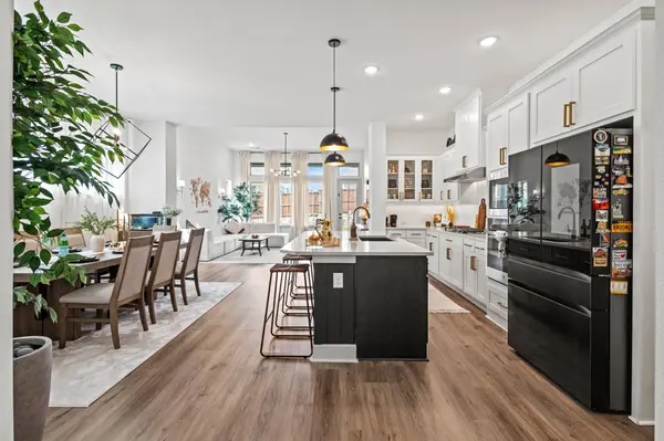 4017 Crepe Myrtle ST, Aubrey, TX 76227