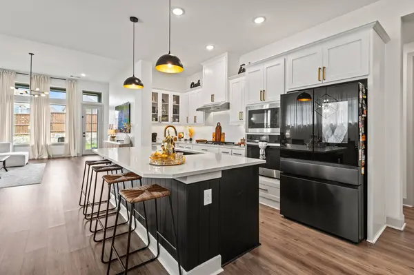 4017 Crepe Myrtle ST, Aubrey, TX 76227