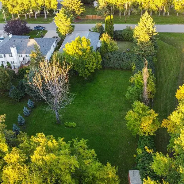 3 Alexander AVE, Portage La Prairie, MB R1N 3S5