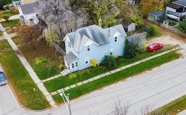 53 5th ST, Portage La Prairie, MB R1N 1H7