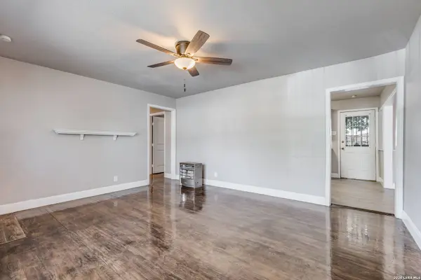 354 LAS PALMAS DR, San Antonio, TX 78237