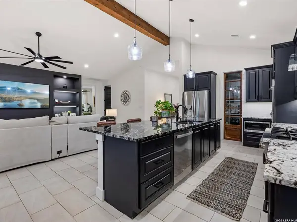 210 FALLING HLS, New Braunfels, TX 78132