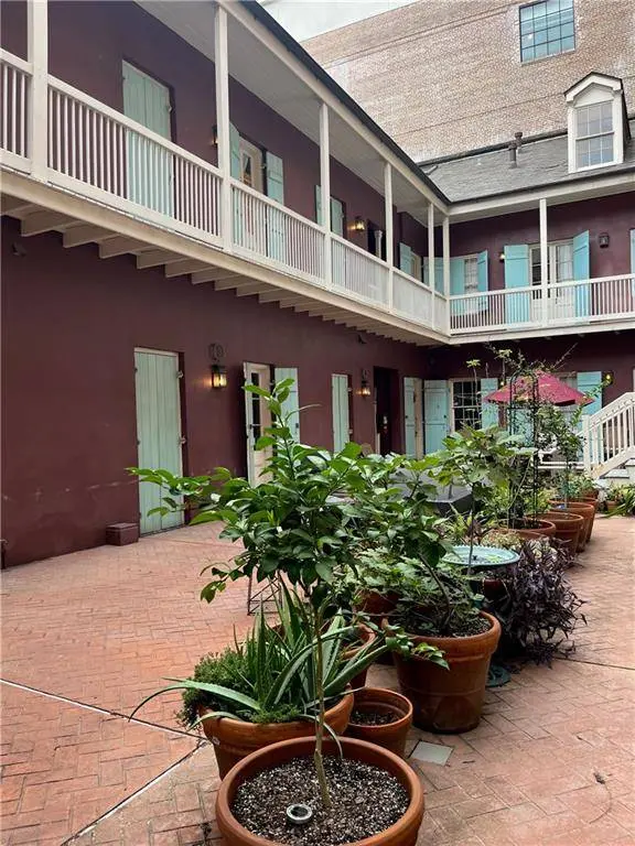 229 DAUPHINE ST #e, New Orleans, LA 70112