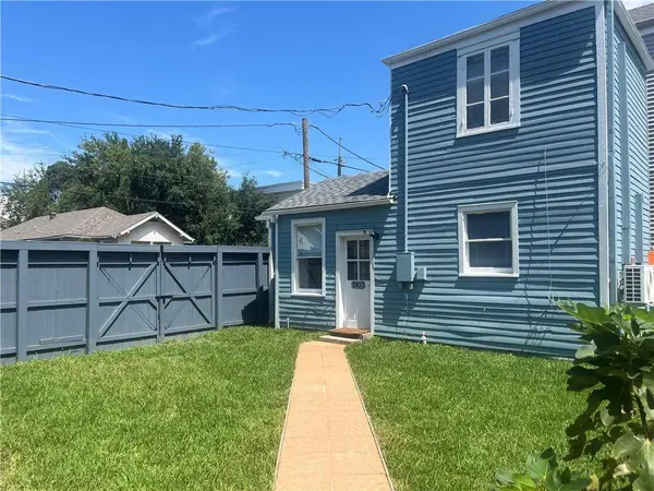 2433 GENERAL PERSHING ST, New Orleans, LA 70115