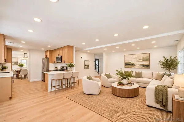 7043 Bobhird, San Diego, CA 92119