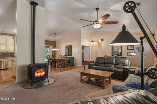 1233 Merzville Road, Forest Lakes, AZ 85931