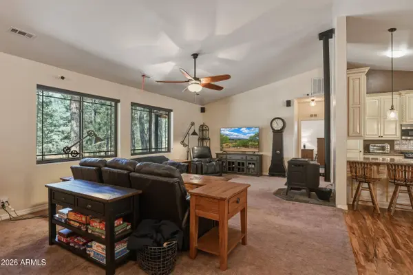 1233 Merzville Road, Forest Lakes, AZ 85931