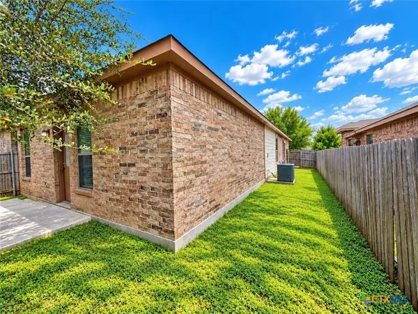 557 Creekside CIR, New Braunfels, TX 78130
